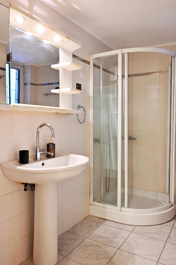 Delmare Athens Double Apartment Bagian luar foto
